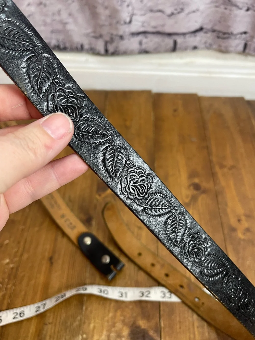 Cowtown western belt black with embossed roses no buckle
